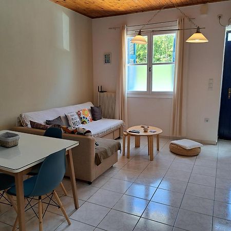 Family Stone Apartment Кипарисия Екстериор снимка