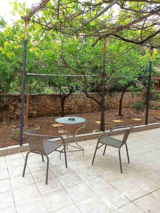Family Stone Apartment Кипарисия Екстериор снимка