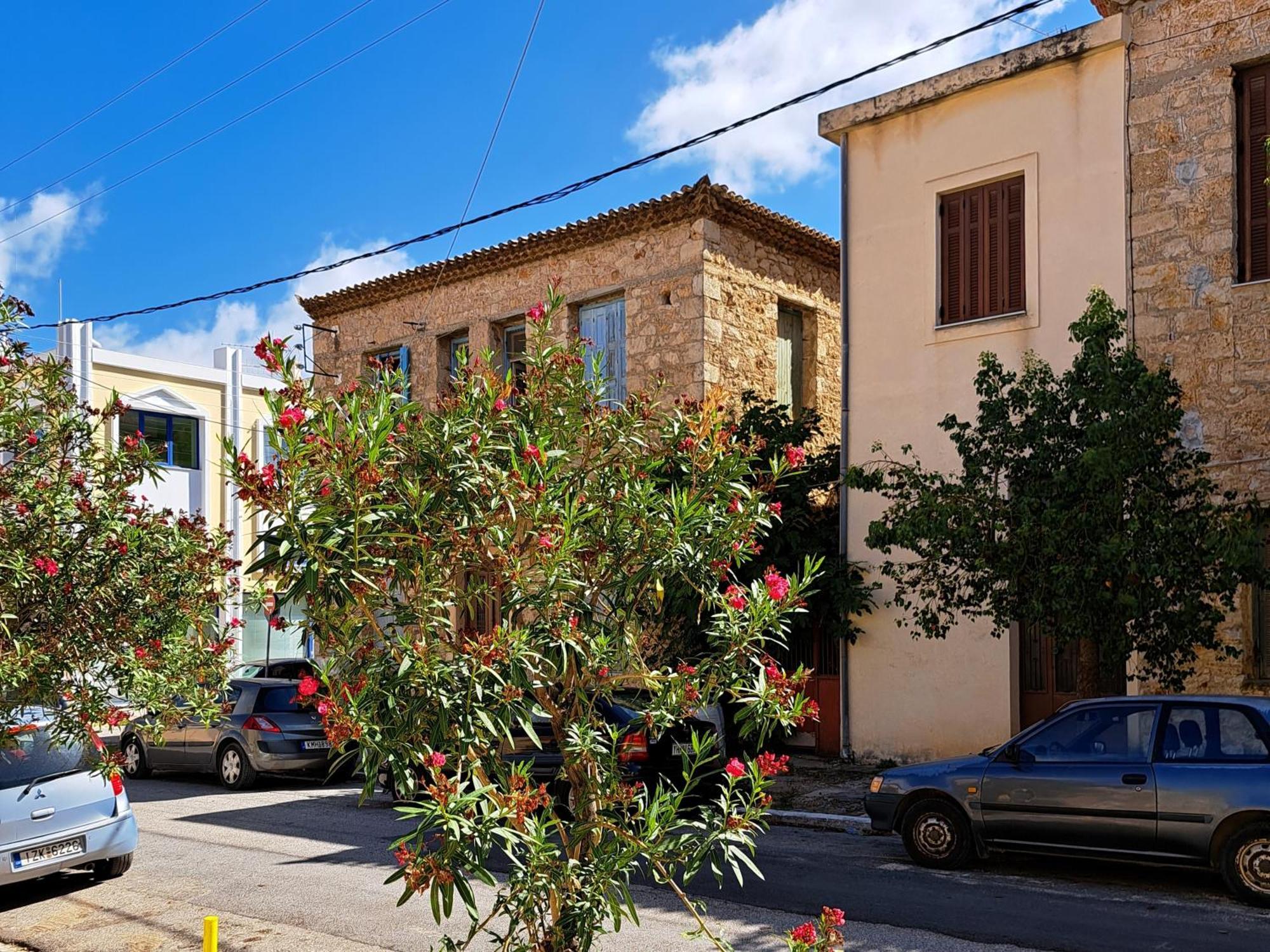 Family Stone Apartment Кипарисия Екстериор снимка