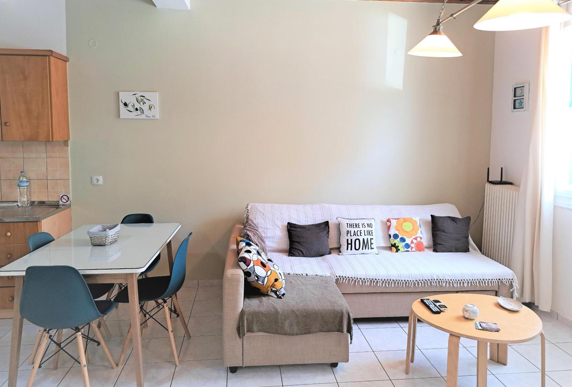 Family Stone Apartment Кипарисия Екстериор снимка