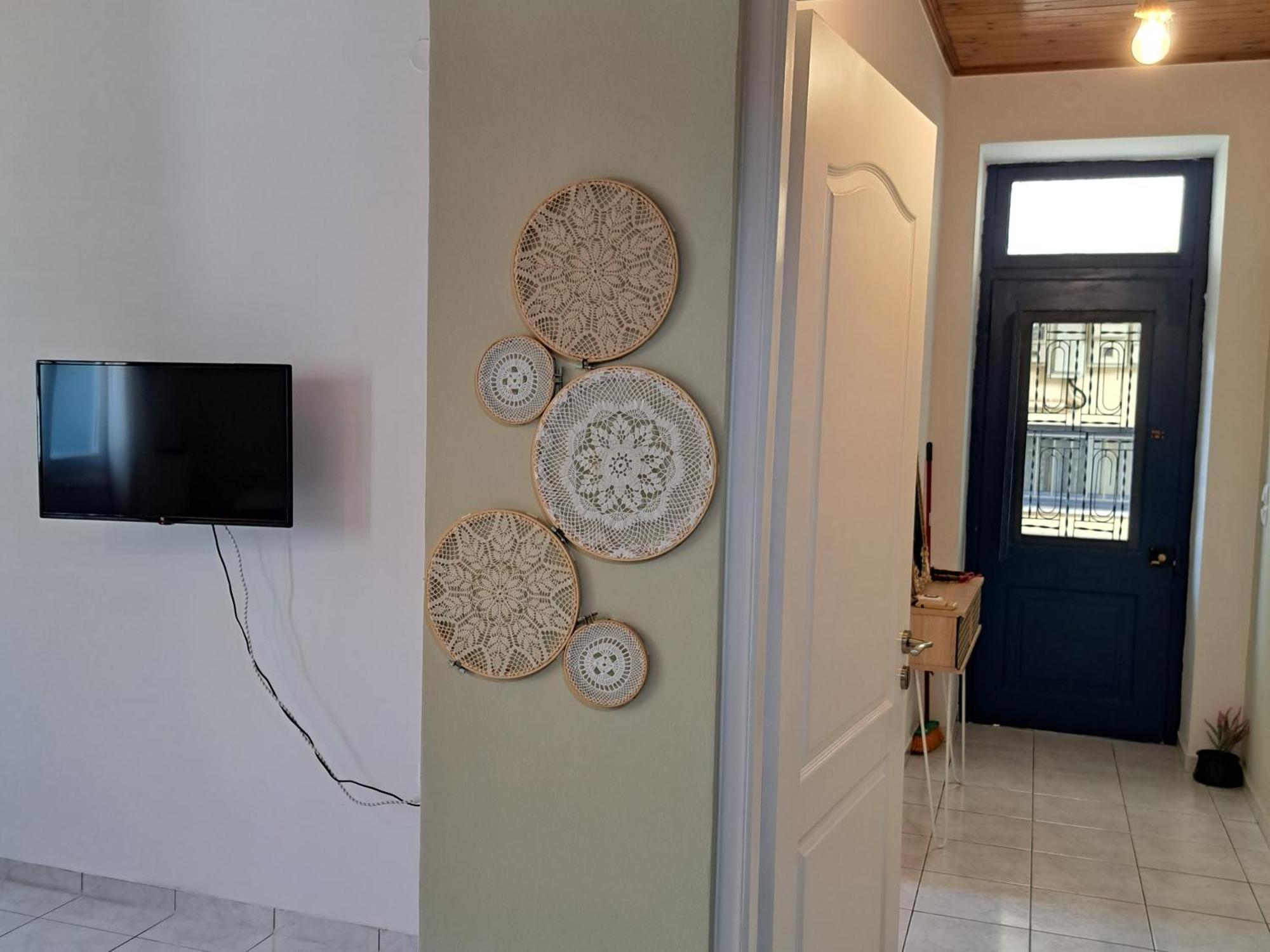 Family Stone Apartment Кипарисия Екстериор снимка