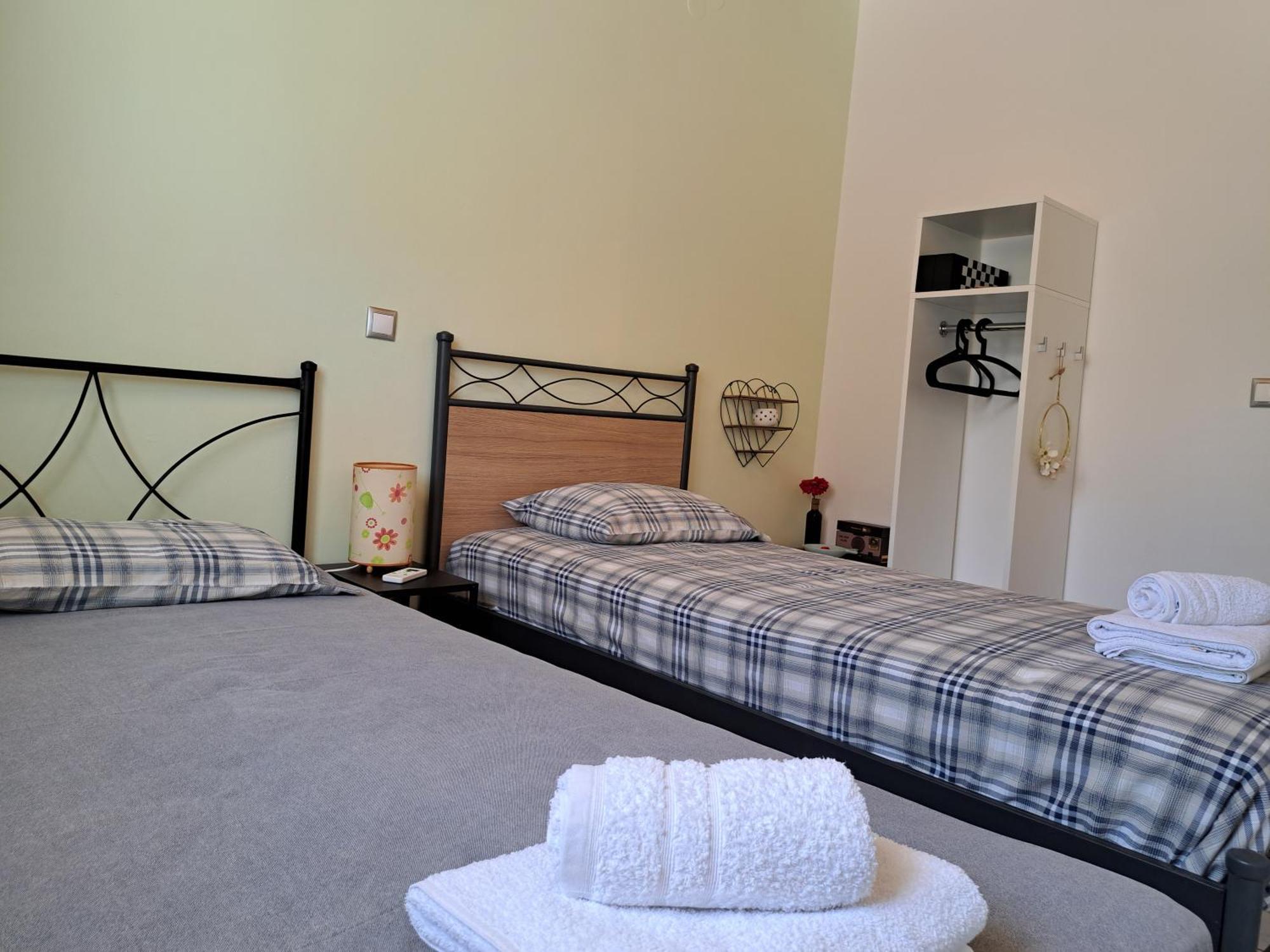 Family Stone Apartment Кипарисия Екстериор снимка