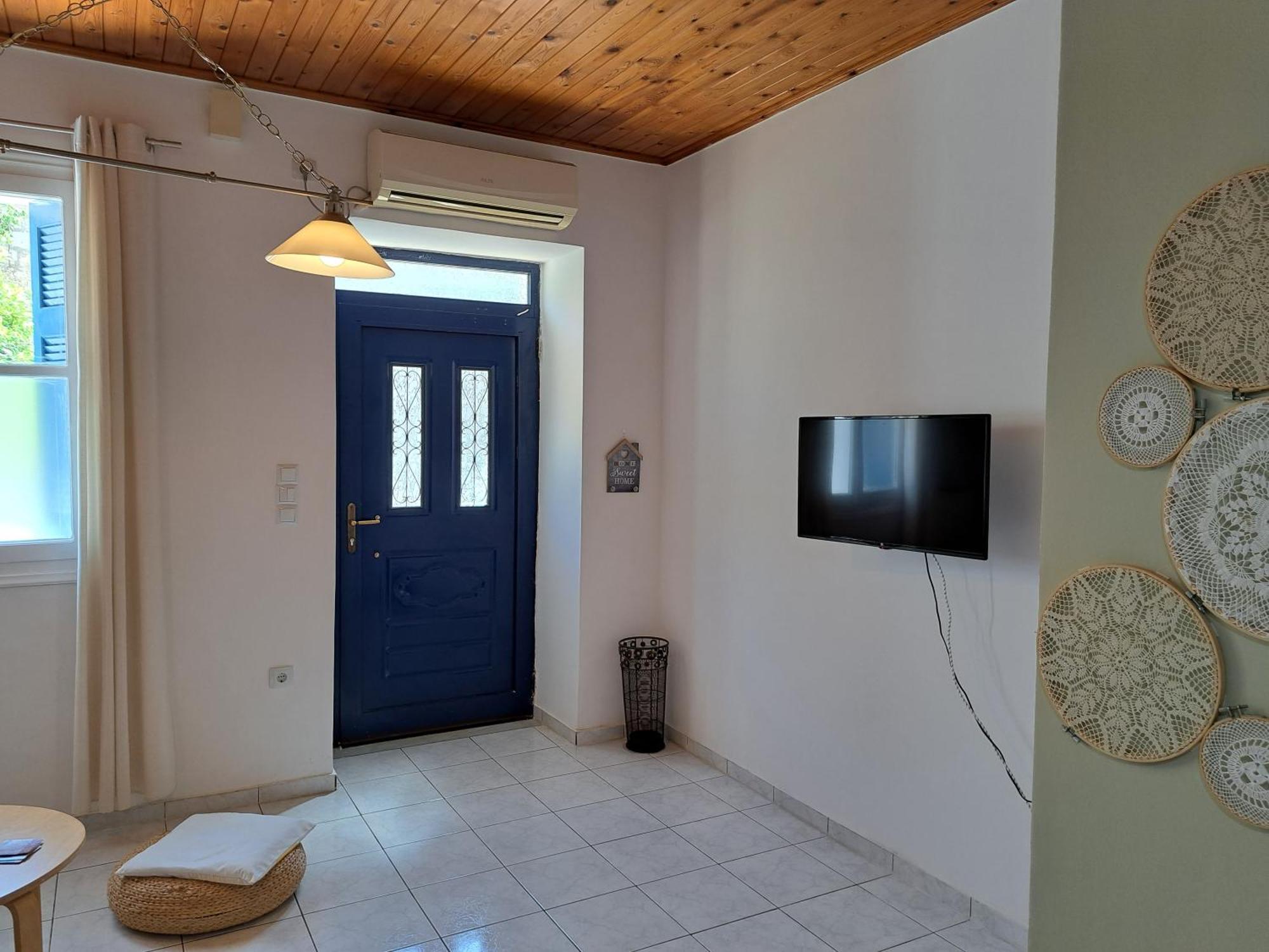 Family Stone Apartment Кипарисия Екстериор снимка